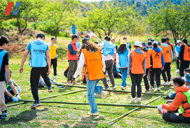 昆明團結(jié)鄉(xiāng)名花谷團建活動案例----竹竿舞傣族民俗團建項目